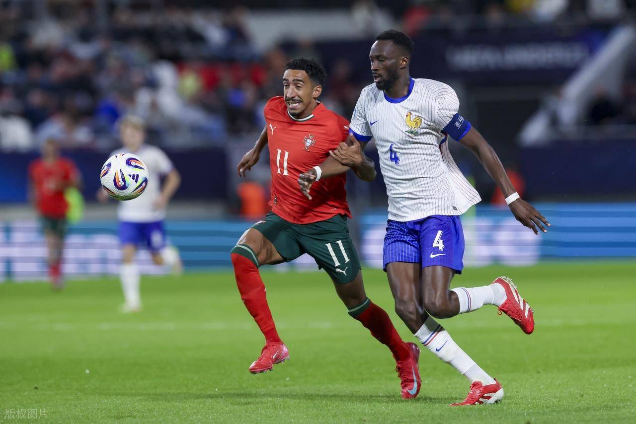 开云体育中国官网-西班牙迎战波兰，豪门再会激战即刻拉开序幕