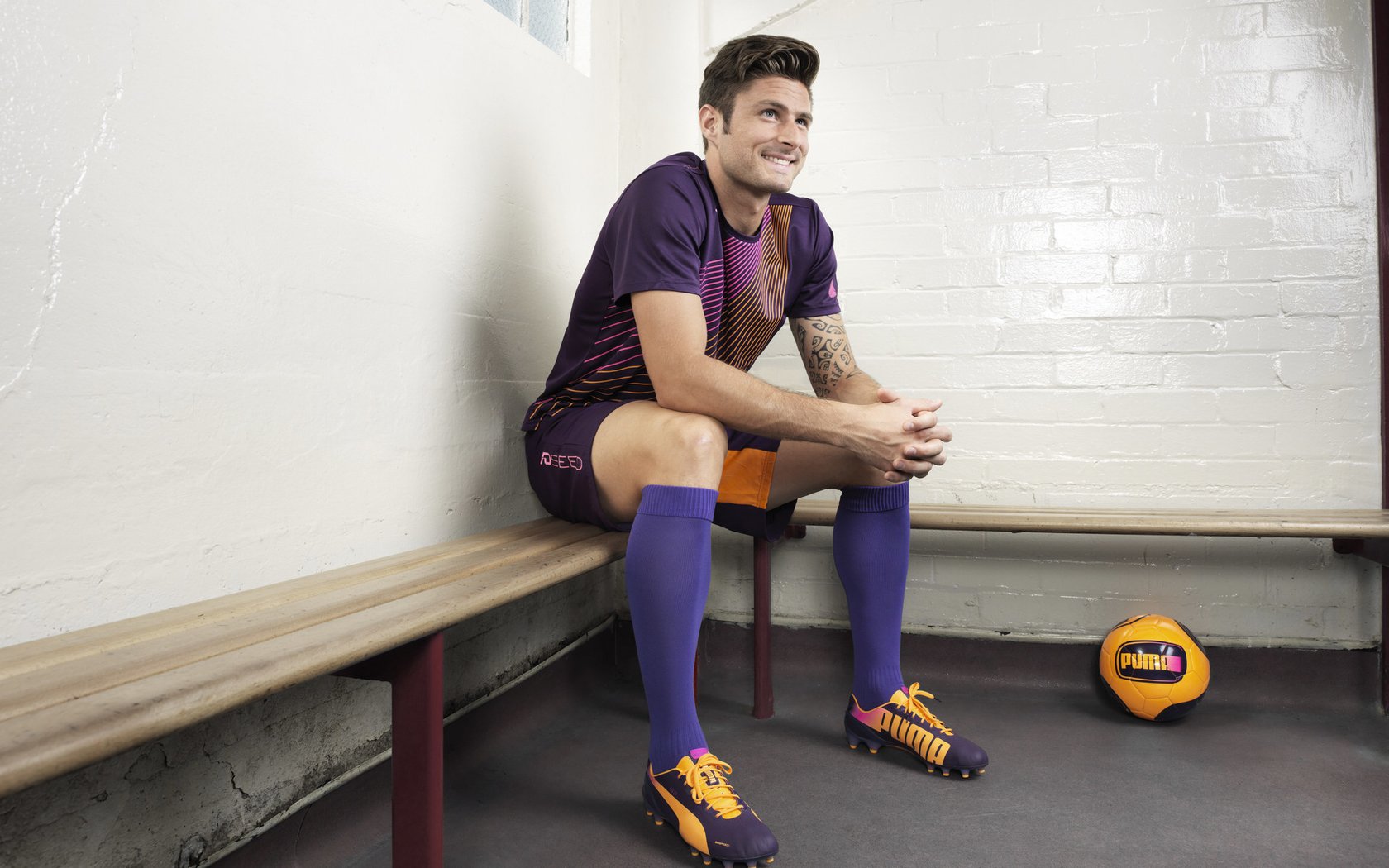 太阳对阵76人，霍勒迪攻防一体，成为全场焦点